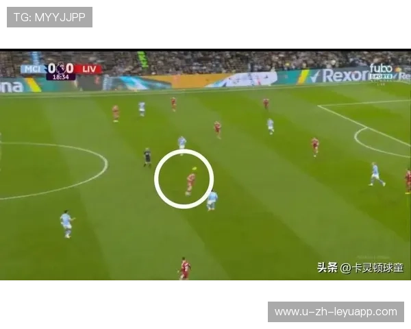 利物浦边路的一记传中被中路抢点精准收割